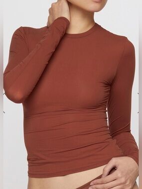 SKIMS Fits Everybody Long Sleeve T-Shirt | Saffron size Medium